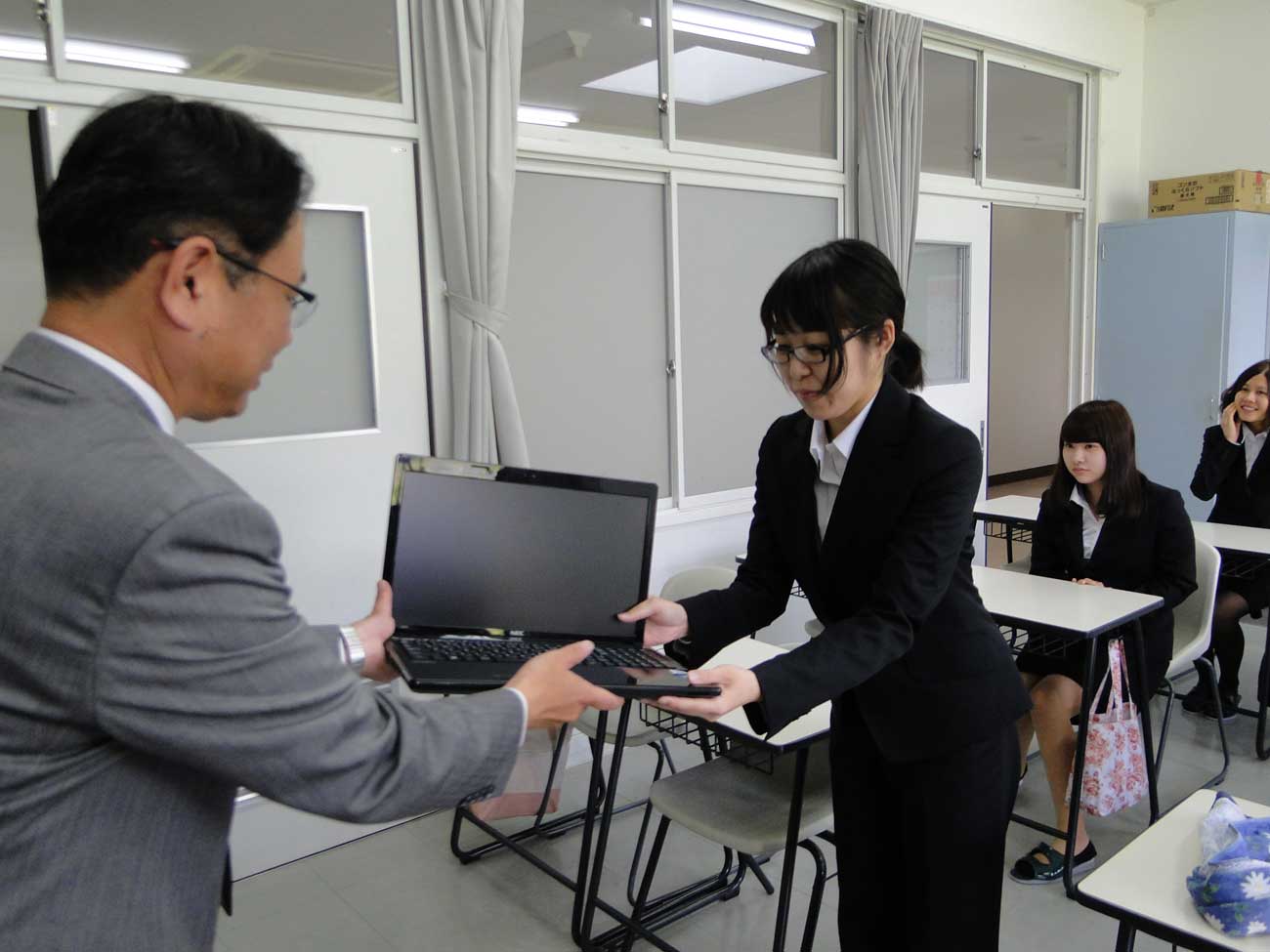 パソコン貸与式